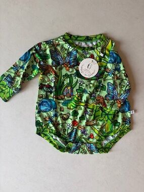 Bamboo Long Sleeve Onesie With Green Butterfly & Garden Print. NWT 3-6M